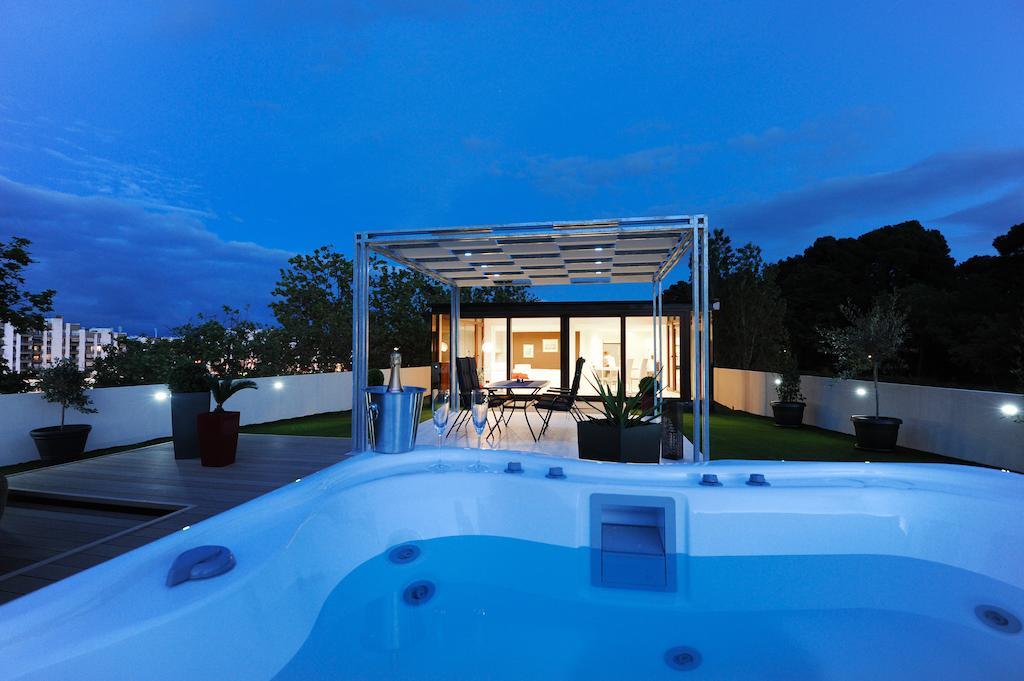 Feel Good Penthouse With Jacuzzi Apartmán